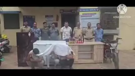 वर्धा: वर्धा वायगाव मार्गावरील ढाब्यावर पोलिसांनी टाकली धाड एक लाख बारा हजार 900 रुपयांचा विदेशी दारू सह मुद्देमाल केला जप्त