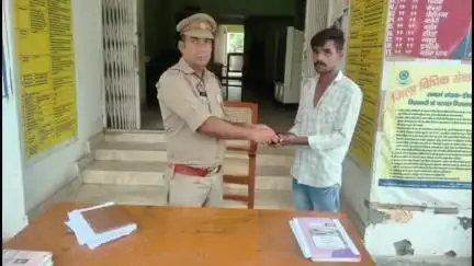 खेकड़ा: चांदीनगर पुलिस ने CEIR पोर्टल के माध्यम से गुम हुए 2 मोबाइल फोन खोजकर मोबाइल स्वामियों को किए सुपुर्द