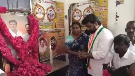 சாத்தான்குளம்: சாத்தான்குளம் ஜெயராஜ் பென்னிக்ஸ் படத்திற்கு எம் எல் ஏ மாலை அணிவித்து மரியாதை செலுத்தினார்