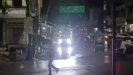 खागा: खागा में जनप्रतिनिधियों के विकास कार्यों की बारिश ने खोली पोल, सड़कें बनी तालाब, लग्जरी गाड़ियों में घूम रहे