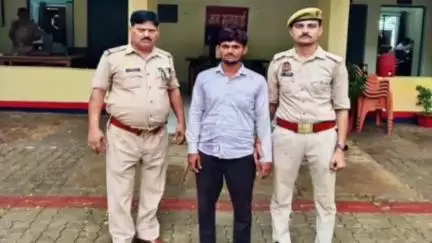 चरखारी: सूपा चौराहा से थाना चरखारी पुलिस टीम ने गैर इरादतन हत्या के एक वांछित अभियुक्त को किया गिरफ्तार