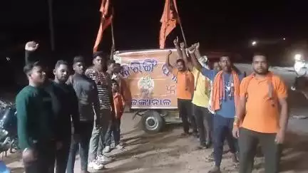 ଢେଙ୍କାନାଳ ସଦର: କାମାକ୍ଷା ଛକ ନିକଟରେ ବଜରଙ୍ଗ ଦଳର ଗୋ ସେବା