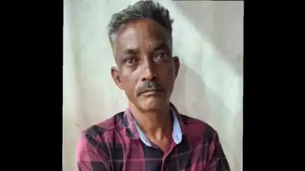 കൊടുങ്ങല്ലൂർ: എടവിലങ്ങിൽ വീട്ടിൽ മദ്യപിച്ച് ബഹളം വയ്ക്കുന്നത് ചോദ്യം ചെയ്ത മകളെ ആക്രമിച്ച പിതാവ് പിടിയിൽ