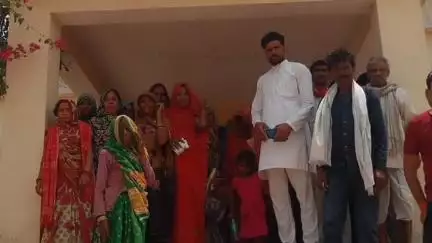 घुवारा: बिजली कनेक्शन के नाम पर वसूली, मार्शल कंपनी का मैनेजर सवालों के घेरे में