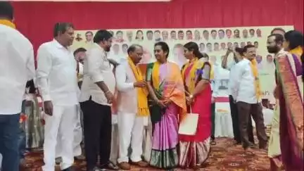 నిజామాబాద్ రూరల్: పద్మశాలీల అభివృద్ధికి ప్రభుత్వం అండగా ఉంటుంది: మాధవ్ నగర్‌లో పద్మశాలి పట్టణ కార్యవర్గ ప్రమాణ స్వీకారంలో PCC చీఫ్ మహేష్