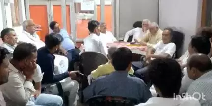 बागपत: पुरा महादेव मंदिर बालैनी पर श्रवण मेले की तैयारियों को लेकर मंदिर कमेटी की बैठक, उपसमितियों का किया गठन