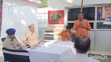 नजीबाबाद: आगामी शिवरात्रि कावड़ यात्रा व त्यौहारों को लेकर थाना मंडावली पर एसडीएम और सीओ ने की बैठक