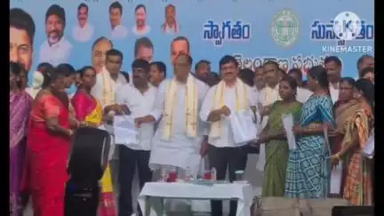 నకిరేకల్: నియోజకవర్గ వ్యాప్తంగా 3500 ఇందిరమ్మ ఇండ్లు మంజూరు పత్రాలను అందజేసిన మంత్రి పొంగులేటి మండలి చైర్మన్ గుత్తా