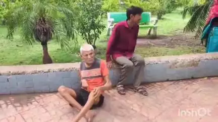 उरई: उरई के राजकीय मेडिकल कॉलेज की व्यवस्थाओं की बुजुर्ग ने खोली पोल, मरीज को लेकर लौटे परिजन