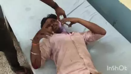 अतरौली: छर्रा में मजदूरी कर घर लौट रहे बाइक सवारों की बाइक रोड पर सूखने के लिए पड़ी मक्का पर फिसली, 2 घायल