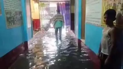 जगदीशपुर: हबीबपुर नगर पंचायत के अधिकारी की लापरवाही के कारण इमामपुर पंचायत के कई घरों में घुसा पानी#jansamasya
