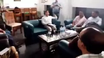 नूरपुर: कंडवाल जसूर हाइवे के क्षेत्रवासियों के लिए रेलवे विभाग ने रेलवे लाइन की क्रॉसिंग हेतु दोपहिया पुल की दी अनुमति