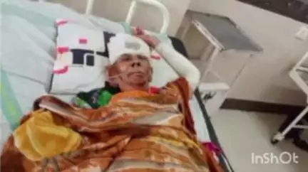 उज्जैन शहर: पंवासा में घर के बाहर झाड़ू लगा रही महिला को तेज रफ्तार कार ने मारी टक्कर, चरक अस्पताल में इलाज जारी