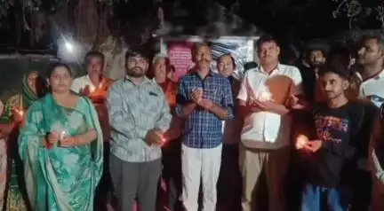 મુળી: ખંપાળીયા ગામે અમદાવાદ વિમાન દુર્ઘટનાના મૃતકોને શ્રધ્ધાંજલી અપાઇ.