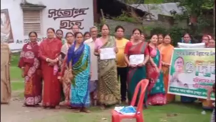 আউশগ্রাম ১: মানুষের সমস্যার কথা শুনতে গুসকরায় তৃণমূলের নয়া কর্মসূচি “তোমার ঠিকানা, উন্নয়নের নিশানা”, হাজির মহিলা সভানেত্রী