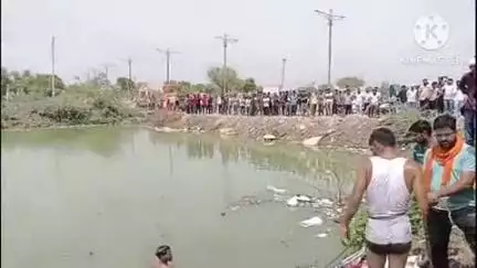 डीडवाना: खारिया तालाब में पैर फिसलने से 27 वर्षीय युवक की हुई मौत, गोताखोरों ने मदद से निकाला बाहर