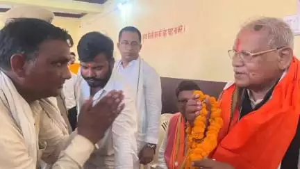 फतेहपुर: केंद्रीय मंत्री जीतन राम मांझी संडेश्वर नाथ धाम पहुंचे, की पूजा-अर्चना