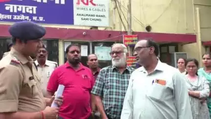 नागदा: समिति भवन के मुख्य द्वार का ताला कटर से काटने का आरोप, अग्रवाल पर मामला दर्ज करने के लिए पुलिस थाने में ज्ञापन