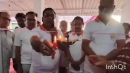 गढ़वा: गढ़वा में चेतना स्थित साईं हॉस्पिटल के बगल में पतंजलि ग्रामीण आरोग्य केंद्र का उद्घाटन किया गया