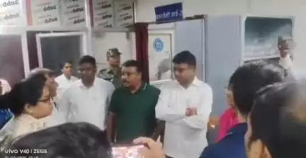 मेदिनीनगर (डालटनगंज): पलामू की स्वास्थ्य व्यवस्था देख लेख लेखा समिति के सभापति और सदस्य भड़के, सीएस के खिलाफ विस को सौंपेंगे रिपोर्ट