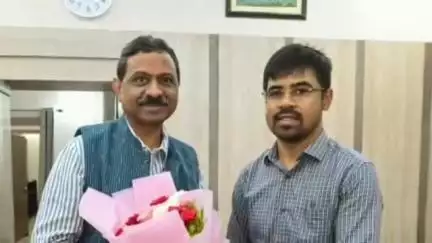 देवघर: ग्रामीण विकास विभाग के सचिव शैलेंद्र कुमार सिंह ने उपायुक्त के साथ की बैठक
