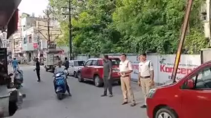 విజయవాడలో వాహనదారులకు కౌన్సిలింగ్ నిర్వహించిన ట్రాఫిక్ సిఐ కిషోర్ బాబు
