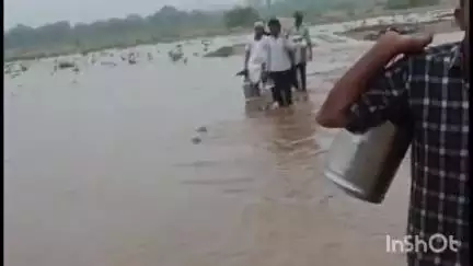 દાંતીવાડા: દાંતીવાડાના સીપુ નદીમાં નવા નીર આવતાં સ્થાનિકોમાં ખુશી પ્રસરી.