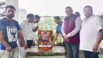 डोईवाला: अठूरवाला में श्रद्धांजलि सभा का आयोजन, शहीद राज्य आंदोलनकारी राजेश नेगी को दी गई श्रद्धांजलि