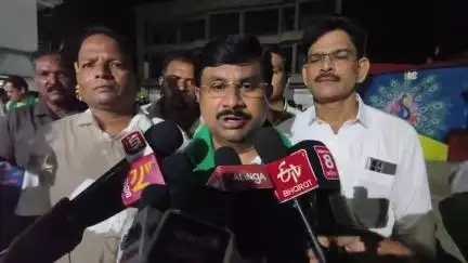 ଖରିଆର: ଡୁମେରବାହାଲ ଗ୍ରାମରେ ଥିବା ବଂଶଲ ରାଇସମିଲ ଉପରେ ପ୍ରଶାସନ ଚଢାଉ ନେଇ ପ୍ରତିକ୍ରିୟା ରଖିଲେ ବିଧାୟକ