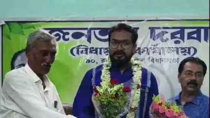 রানাঘাট ১: আজ রানাঘাটের বিশ্বাস পাড়ার বিধায়ক কার্যালয়ে জনতার দরবারে বিধায়ক মুকুটমণি অধিকারী
