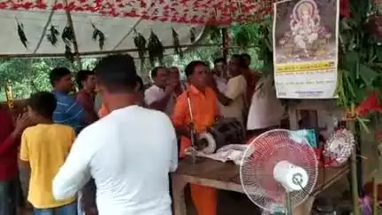 मरकच्चो: प्रखंड के ग्राम गैरागी में रविवार सुबह 10 बजे से 24 घंटे के लिए अखंड हरि कीर्तन का आयोजन
