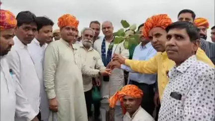 मावली: पूर्व प्रदेश अध्यक्ष सांसद सीपी जोशी ने गौतमेश्वर गांव में जिप लाइन और लव कुश वाटिका का लोकार्पण व शिलान्यास किया