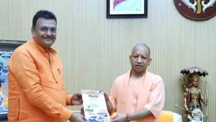हज़ारीबाग: हजारीबाग सांसद मनीष जायसवाल ने सीएम योगी आदित्यनाथ से की मुलाकात, 'सांसद तीर्थ दर्शन' के लिए दिया आमंत्रण