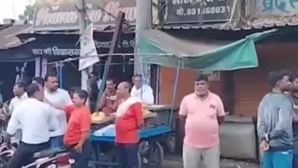 हरदा: पार्षद का आरोप- भाजपा नेताओं के दबाव में रेलवे स्टेशन की दुकान हटा रहे, 60 साल की लीज पर दी, अब अतिक्रमण बता रहे