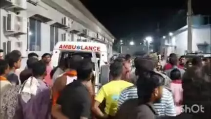 नवादा: कादिरगंज पुल के समीप दो बाइक की टक्कर में एक व्यक्ति की मौत, दो युवक हुए जख्मी