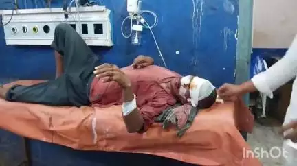 नारदीगंज: नारदीगंज तेतरिया रोड पर ई-रिक्शा पलटने से एक व्यक्ति गंभीर रूप से घायल, अस्पताल में कराया गया भर्ती