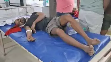 हाजीपुर: राजापाकर: पुलिस ने अज्ञात व्यक्ति को इलाज के लिए बरामद कर अस्पताल में भर्ती कराया