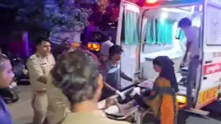 फिरोज़ाबाद: असमत नगर इलाके में पति ने पत्नी को मारपीट कर अधमरा किया, पुलिस जांच पड़ताल में जुटी