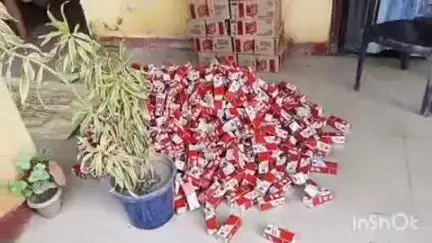 बरौली: बरौली थाना पुलिस ने 295 लीटर शराब और चोरी की कार के साथ दो युवकों को गिरफ्तार कर कोर्ट में पेश किया