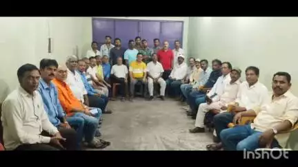 पतरातू: भुरकुंडा मेन रोड स्थित भुरकुंडा कोलियरी विस्थापित प्रभावित रोड सेल समिति की हुई बैठक