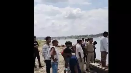 मां की डांट से नाराज किशोरी ने यमुना में लगाई छलांग, नाविक ने बचाई उसकी जान