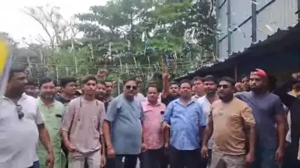 ଓରିଏଣ୍ଟ: ରବି ସୋନି ଆଣିଥିବା ଅଭିଯୋଗକୁ ବନ୍ଧବାହଲ ଠାରେ ମା ସମଲେଇ ଟ୍ରକ୍ ଓନର୍ ଆସୋସିଏସନର ପକ୍ଷରୁ ଖଣ୍ଡନ ସହ ଗଣ ଆନ୍ଦୋଳନ ପାଇଁ ଚେତାବନୀ