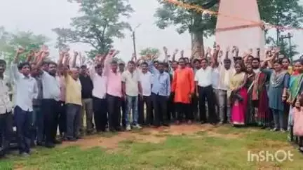 पतरातू: पतरातु कटिया काली मंदिर परिसर में PVUNL के विस्थापित प्रभावित ग्रामीणों की बैठक हुई