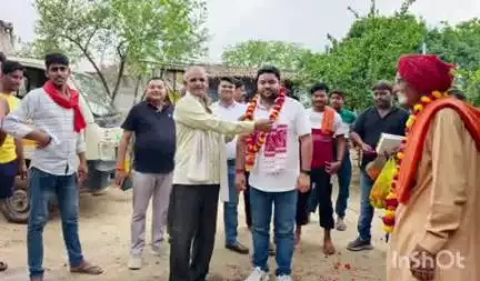 एत्मादपुर: गांव नगला अजीता में सीसी सड़क निर्माण कार्य का ब्लॉक प्रमुख ने किया शिलान्यास