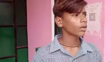 सिधौली: सीएचसी डॉक्टर की गुंडई: पानी की कैन रखने आए युवक को थप्पड़ मारा, मुर्गा बनाकर दी अमानवीय सजा, विहिप ने किया हंगामा