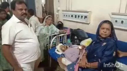 नवादा: हरनौत गांव के समीप बस ड्राइवर ने तीन पैसेंजर के साथ की मारपीट, सभी को नवादा सदर अस्पताल में भर्ती कराया गया