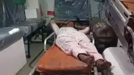 बदायूं: बदायूं के अजनाबर गांव में पुराने झगड़े के चलते चार लोगों ने एक युवती को लाठी-डंडा मारकर किया घायल