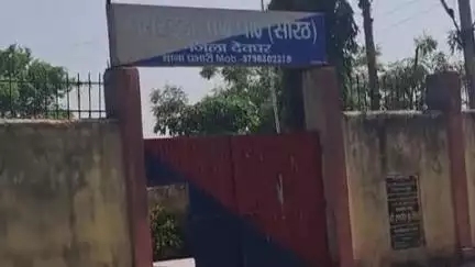 सारठ: कैराबांक: महिला का 12 लोगों पर छेड़खानी, लूटपाट व घर क्षतिग्रस्त करने का आरोप, पुलिस कर रही है जाँच