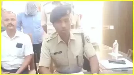 सासाराम: अंकोढ़ीगोला के बेलागढ़ी में 7 जून को हुए आपसी विवाद के दौरान युवक जयप्रकाश सिंह की हत्या के मामले में अभियुक्त गिरफ्तार