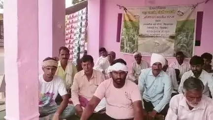 चिड़ावा: लाल चौक पर नहर की मांग को लेकर आंदोलनरत किसानों ने केंद्र और राज्य सरकार पर जमकर हमला बोला